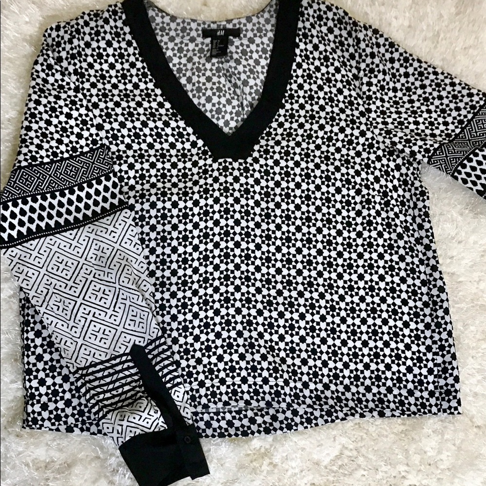 H&M Black and White Patterned Blouse